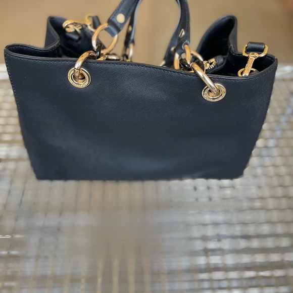 Black Michael Kors purse - Picture 3 of 9